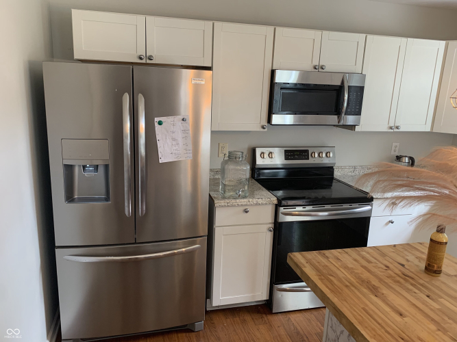 Listing Image 19