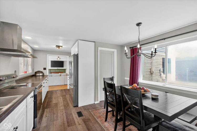 Listing Image 19
