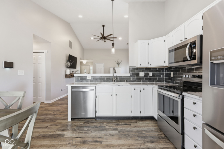 Listing Image 13