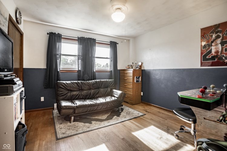 Listing Image 18