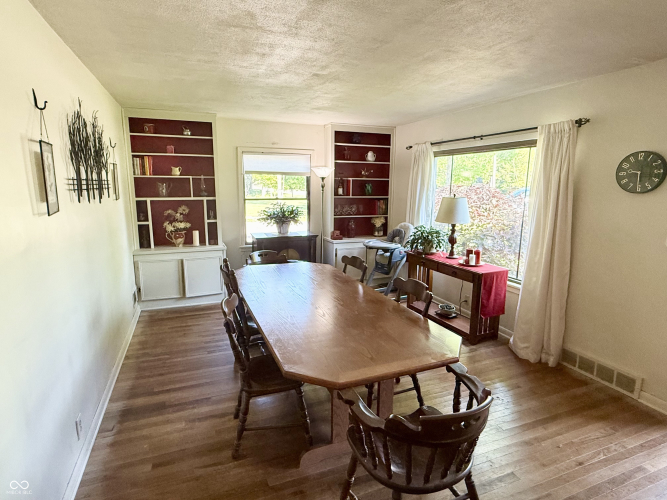 Listing Image 18