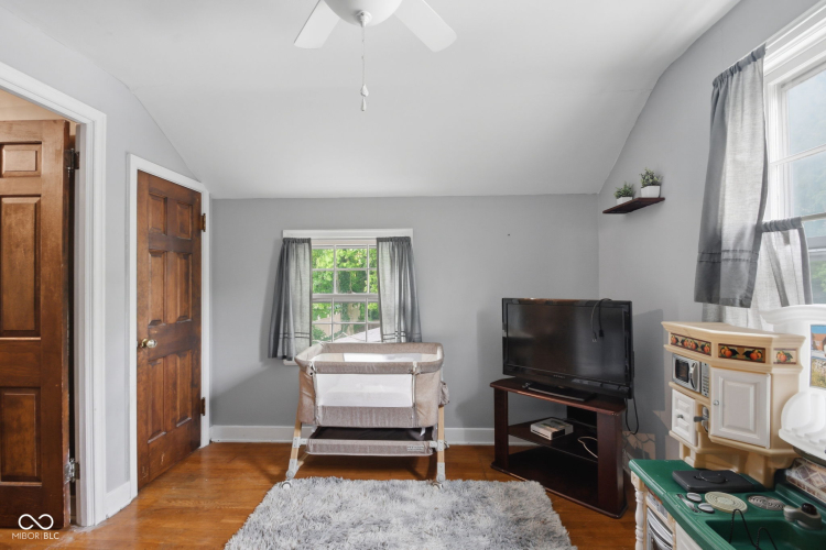 Listing Image 17