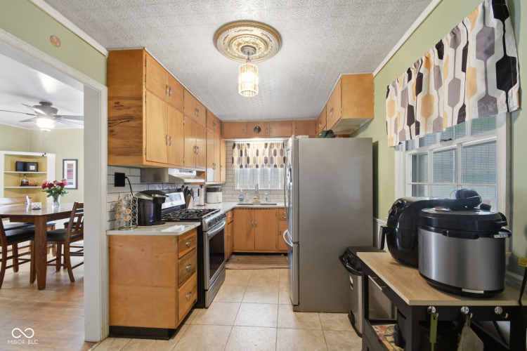 Listing Image 10