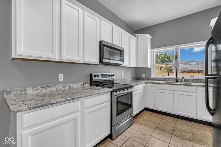 Listing Image 12