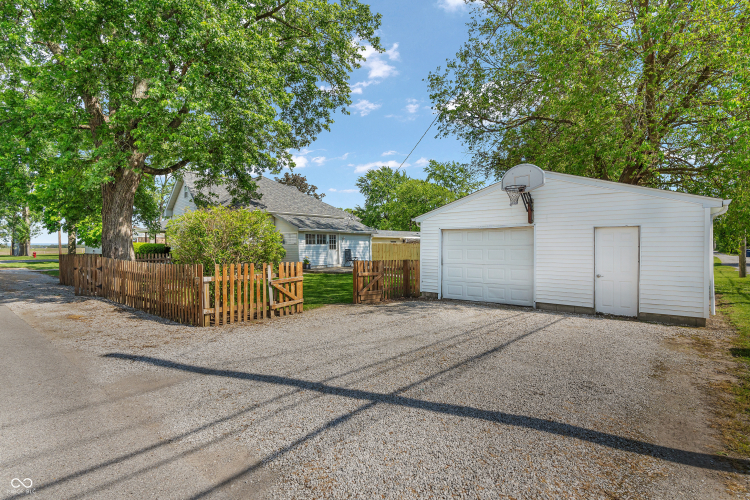 Listing Image 32