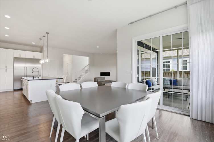 Listing Image 10
