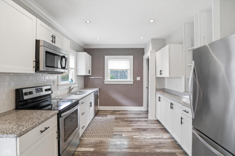 Listing Image 13
