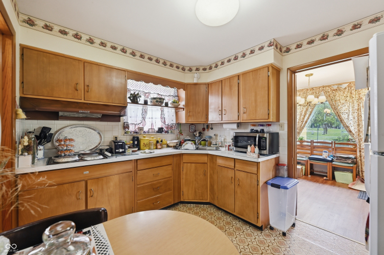 Listing Image 6