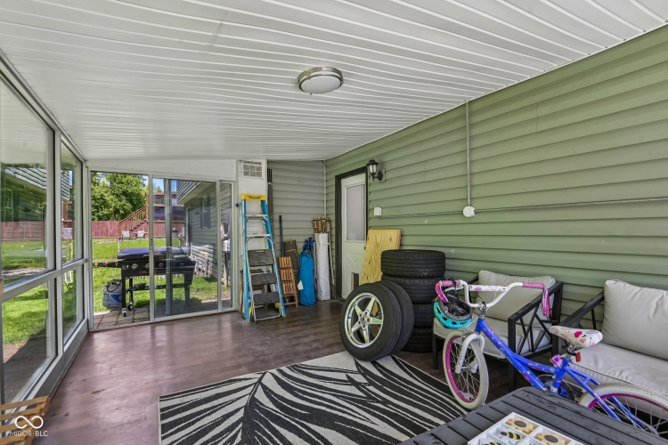 Listing Image 42