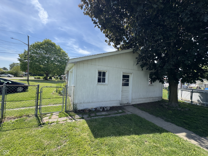 Listing Image 16