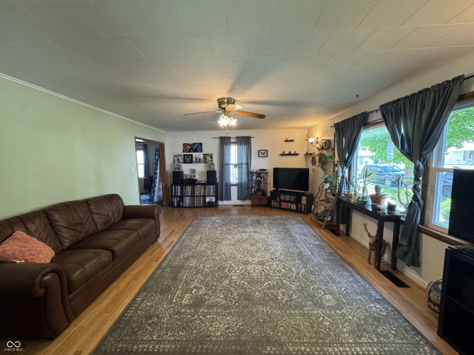 Listing Image 32