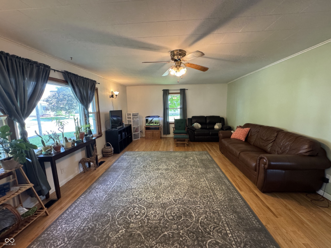 Listing Image 33
