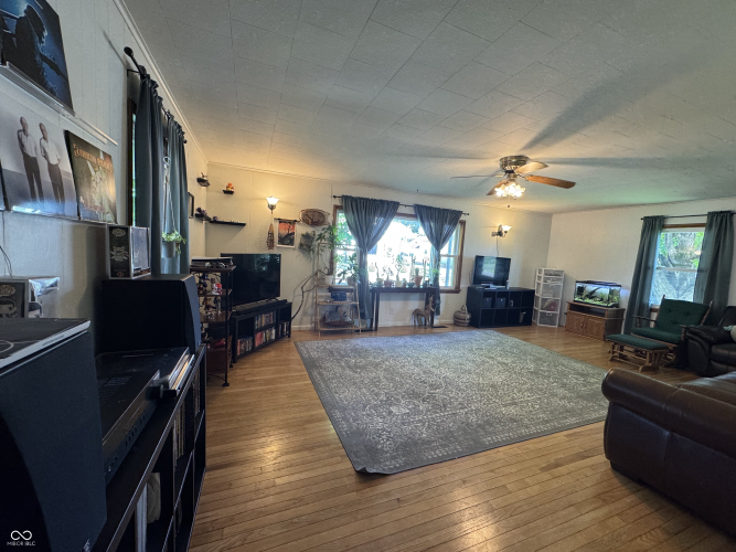 Listing Image 35