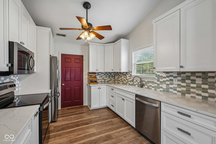 Listing Image 18