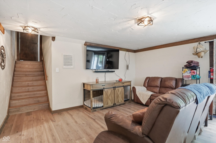 Listing Image 53