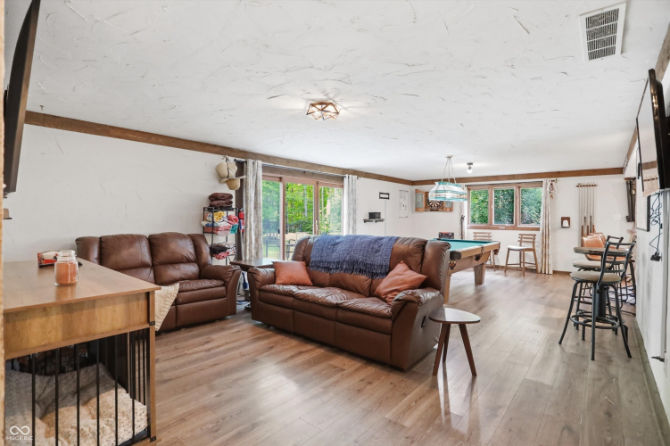 Listing Image 54