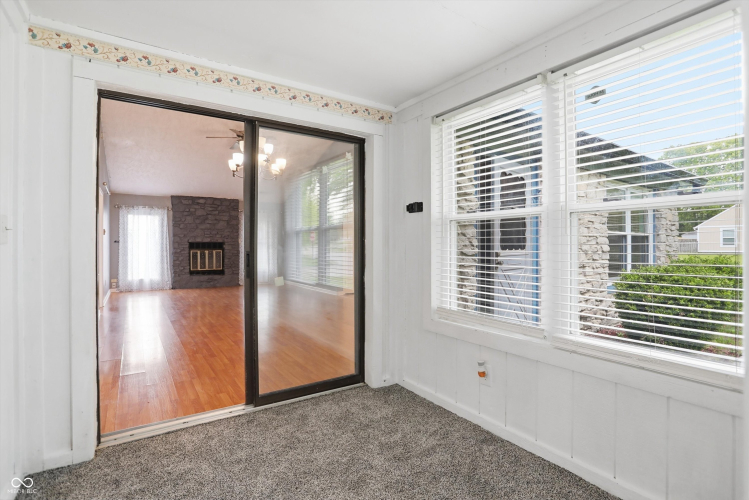 Listing Image 18