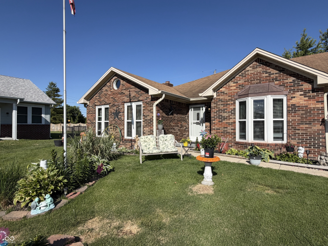 Listing Image 4