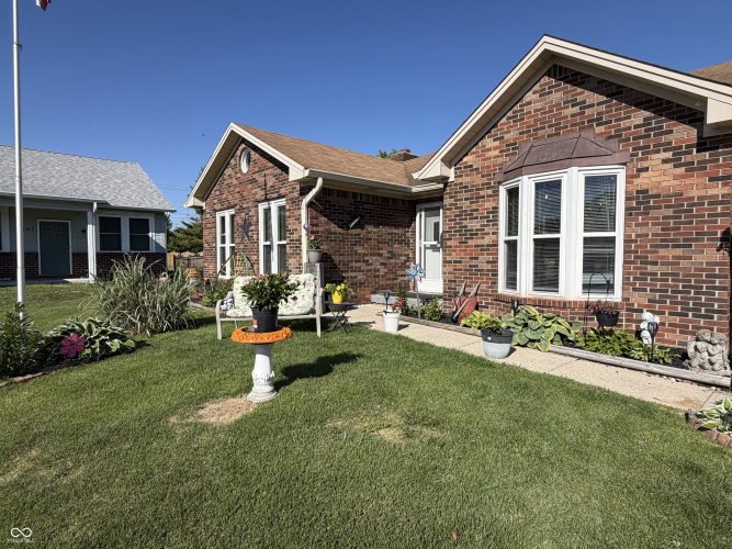 Listing Image 5