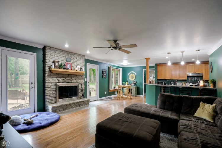 Listing Image 15