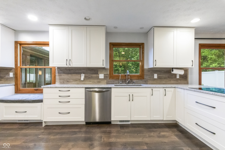 Listing Image 19