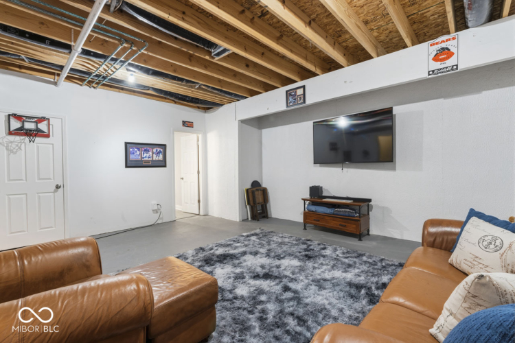 Listing Image 44