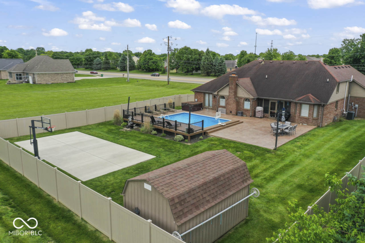 Listing Image 6