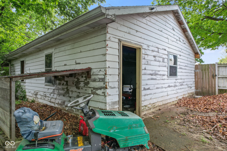 Listing Image 8