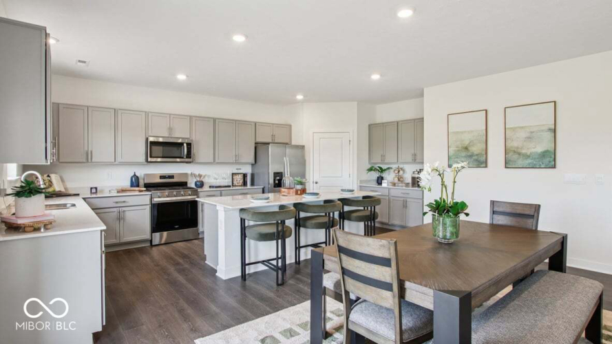 Listing Image 9