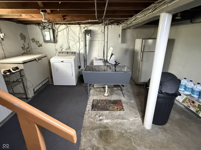 Listing Image 10