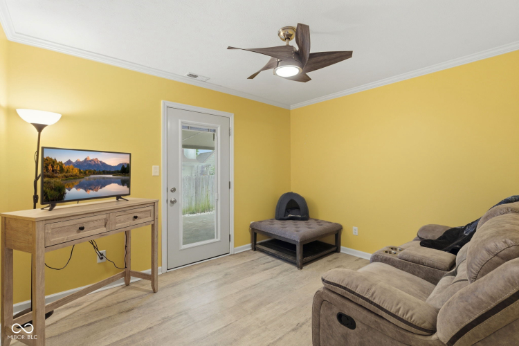 Listing Image 23