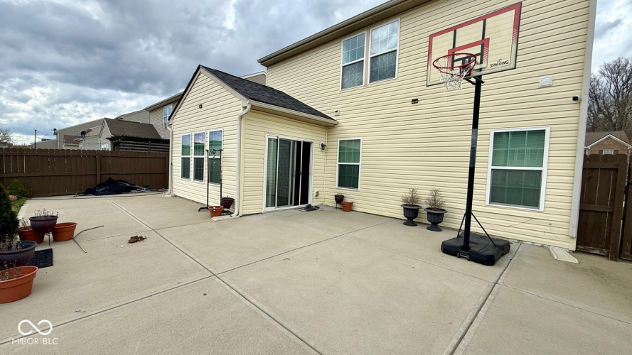 Listing Image 16