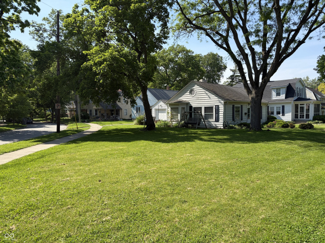 Listing Image 4