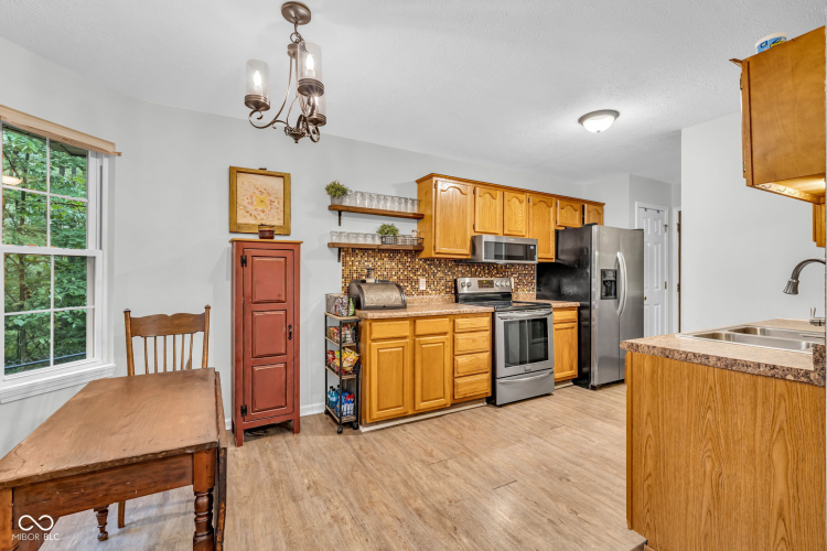 Listing Image 16