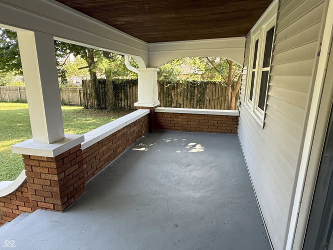 Listing Image 17