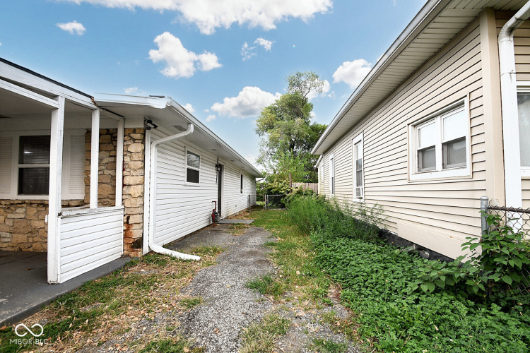 Listing Image 5
