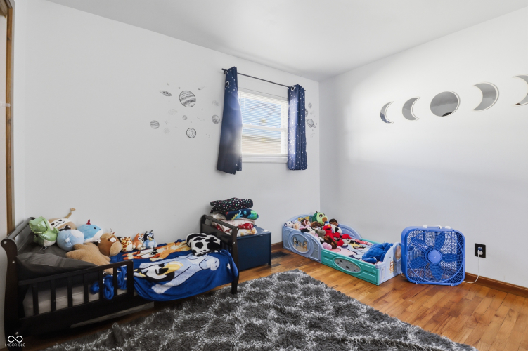 Listing Image 15