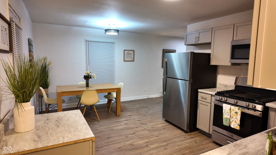 Listing Image 18