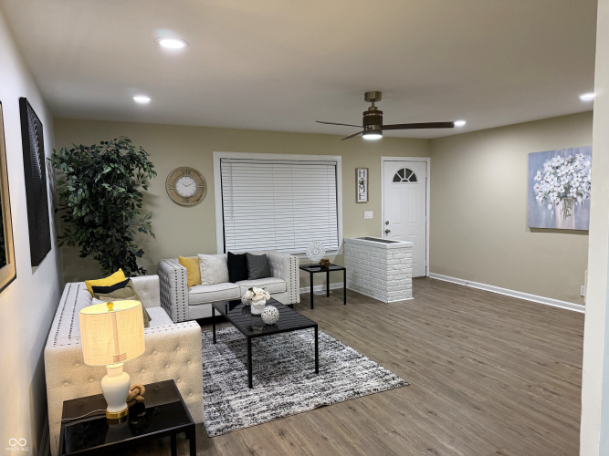 Listing Image 10