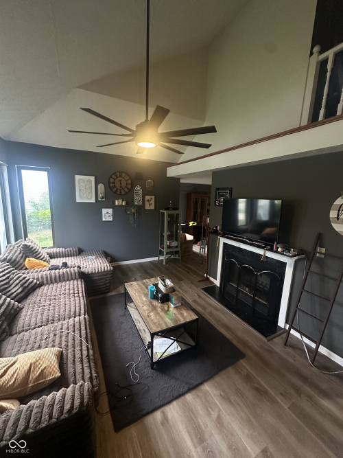 Listing Image 7