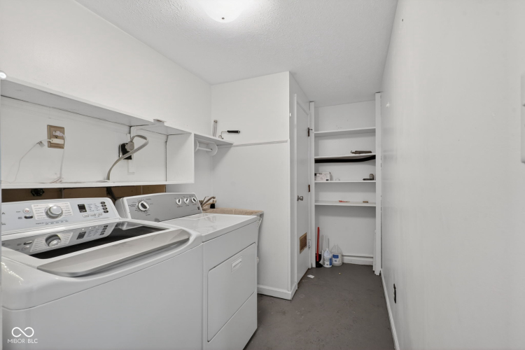 Listing Image 54