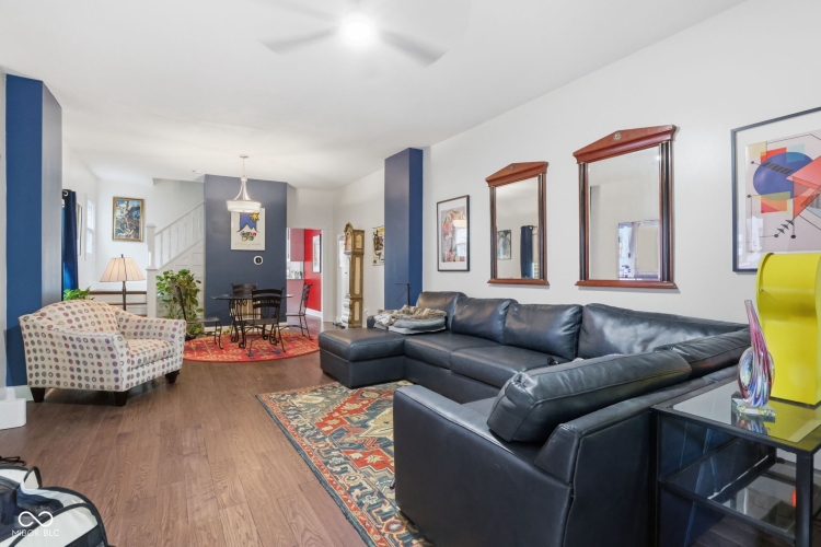 Listing Image 2