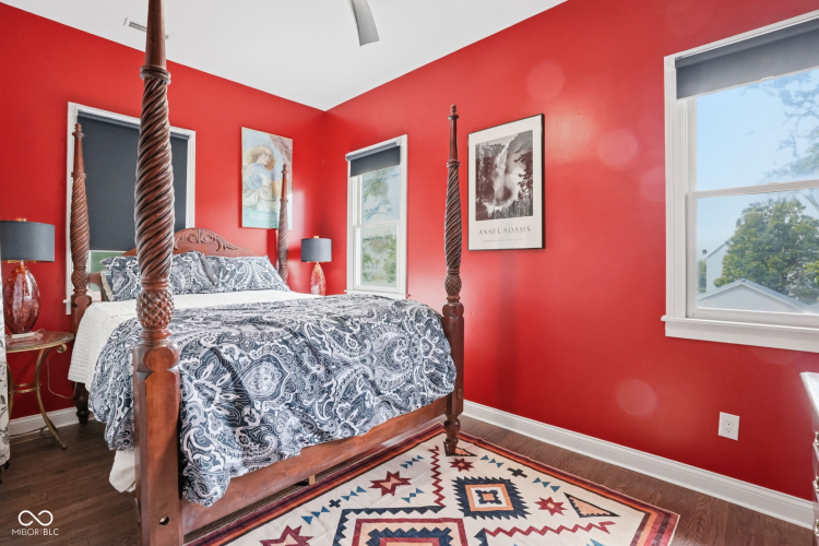 Listing Image 14