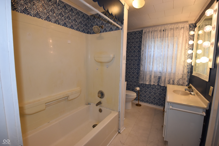 Listing Image 18