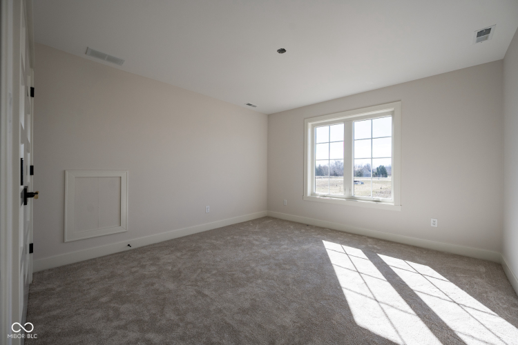 Listing Image 76