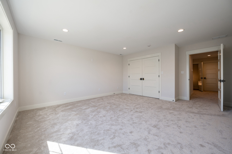 Listing Image 79