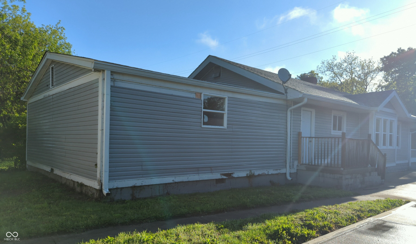 Listing Image 12