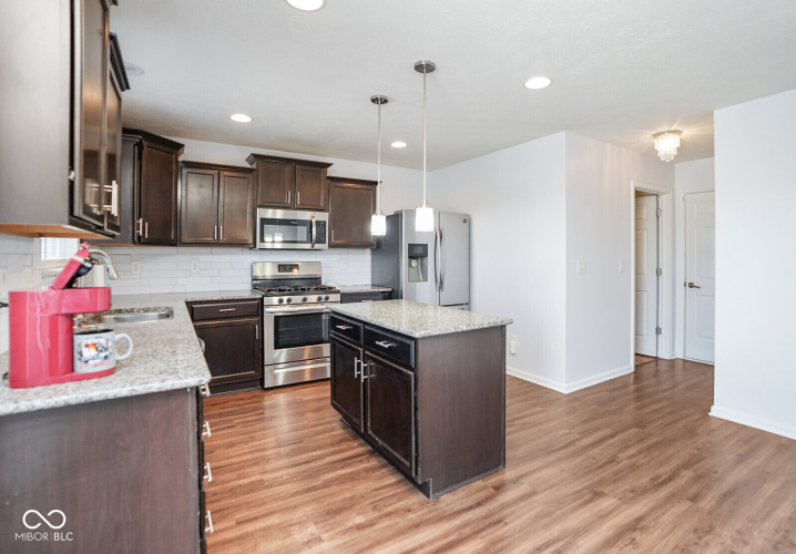 Listing Image 22