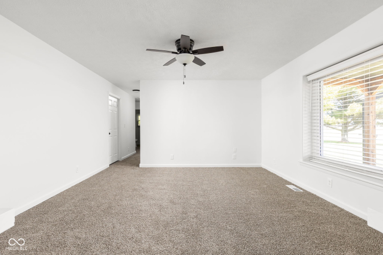 Listing Image 28