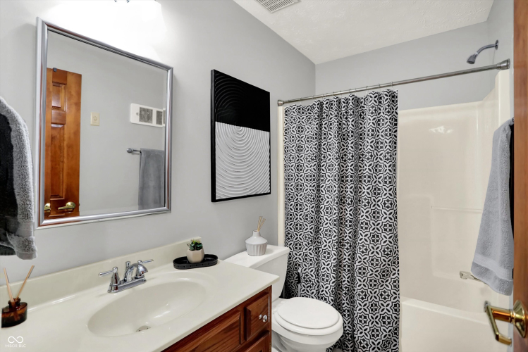 Listing Image 49